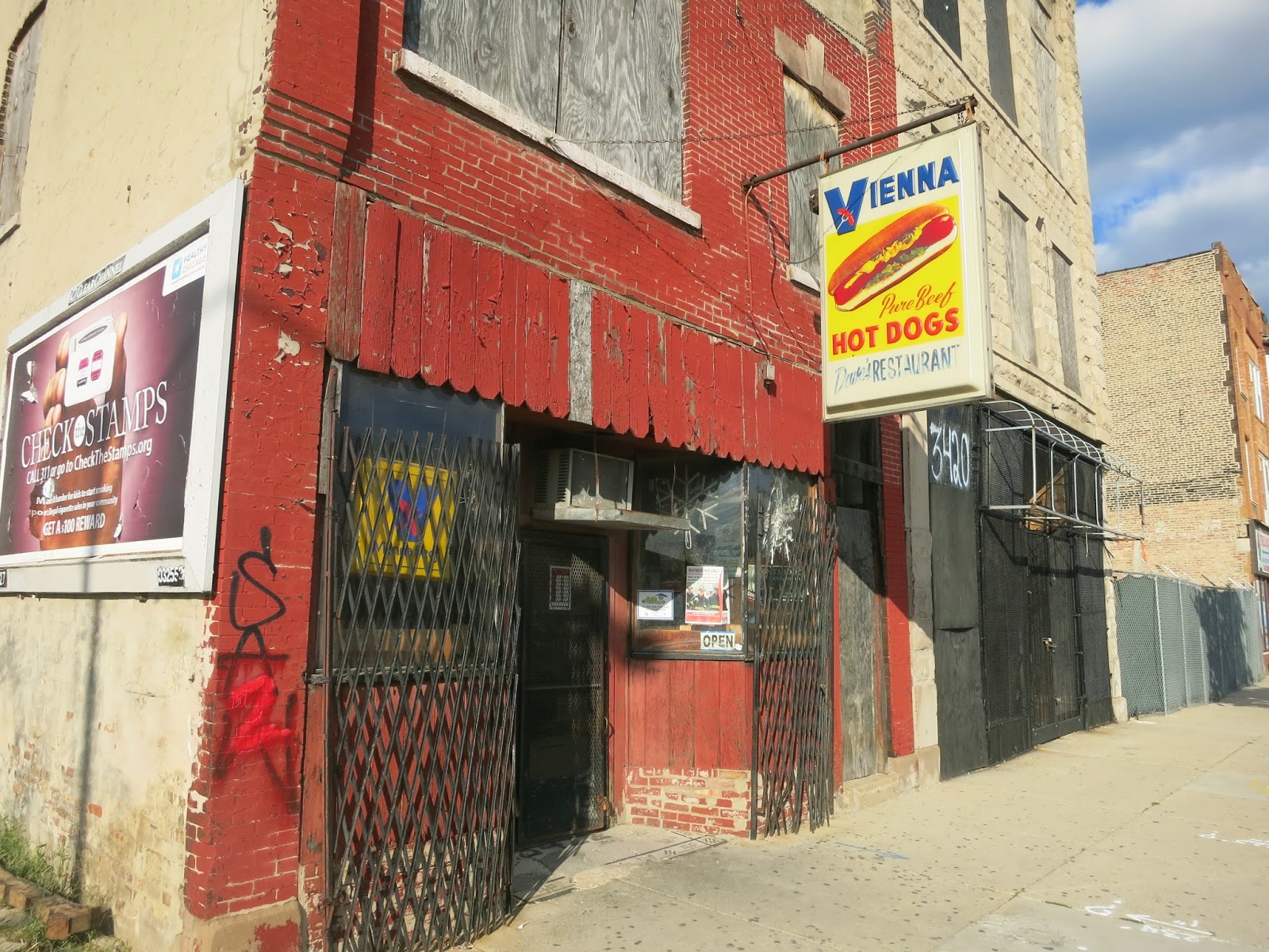 Dave's Red Hots stand exterior, Chicago