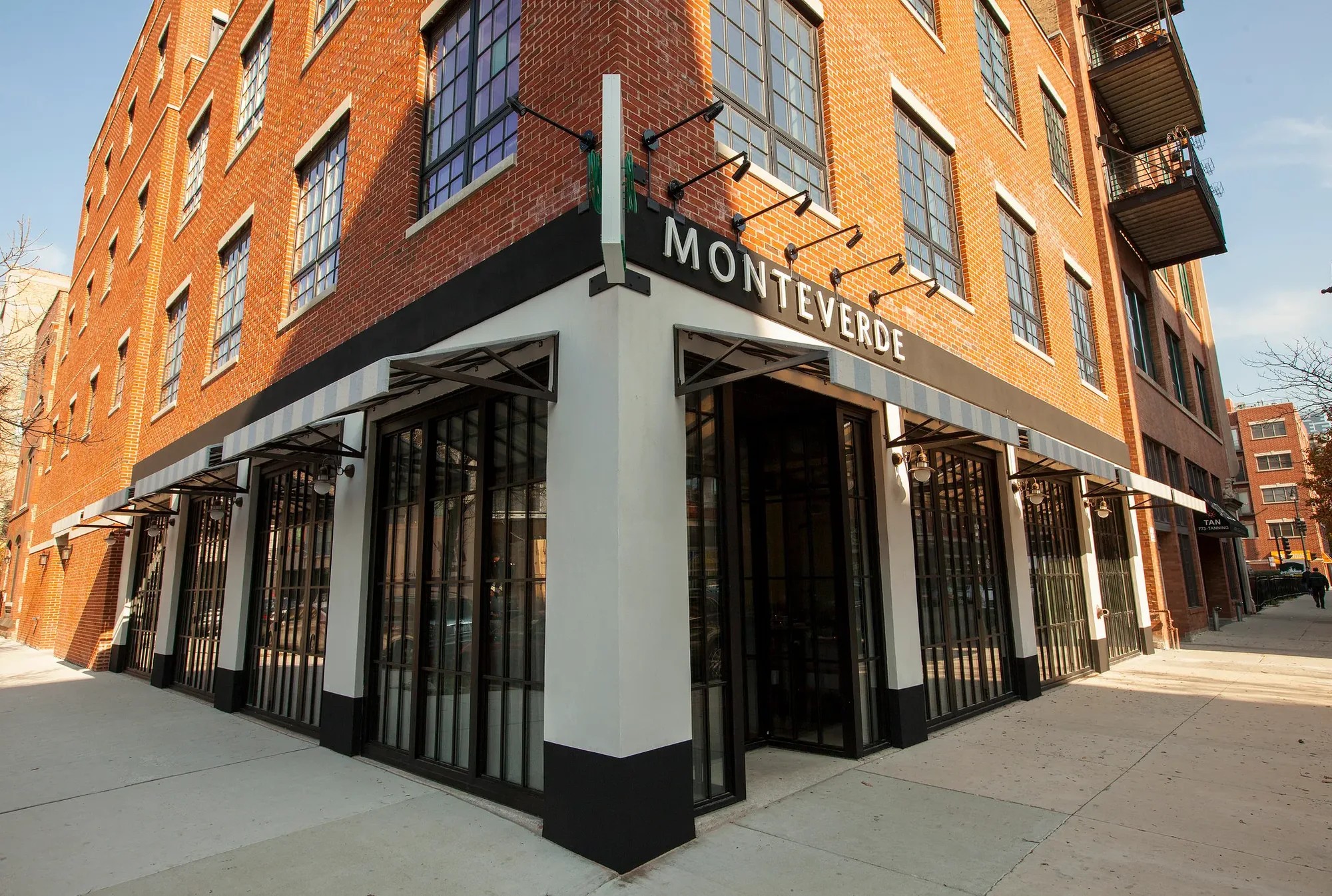 Monteverde exterior, Chicago