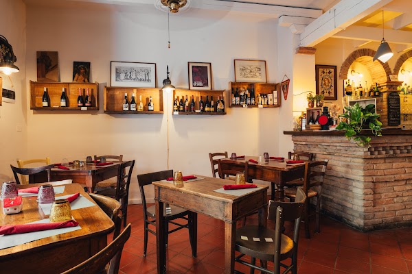 Al Sangiovese dining room