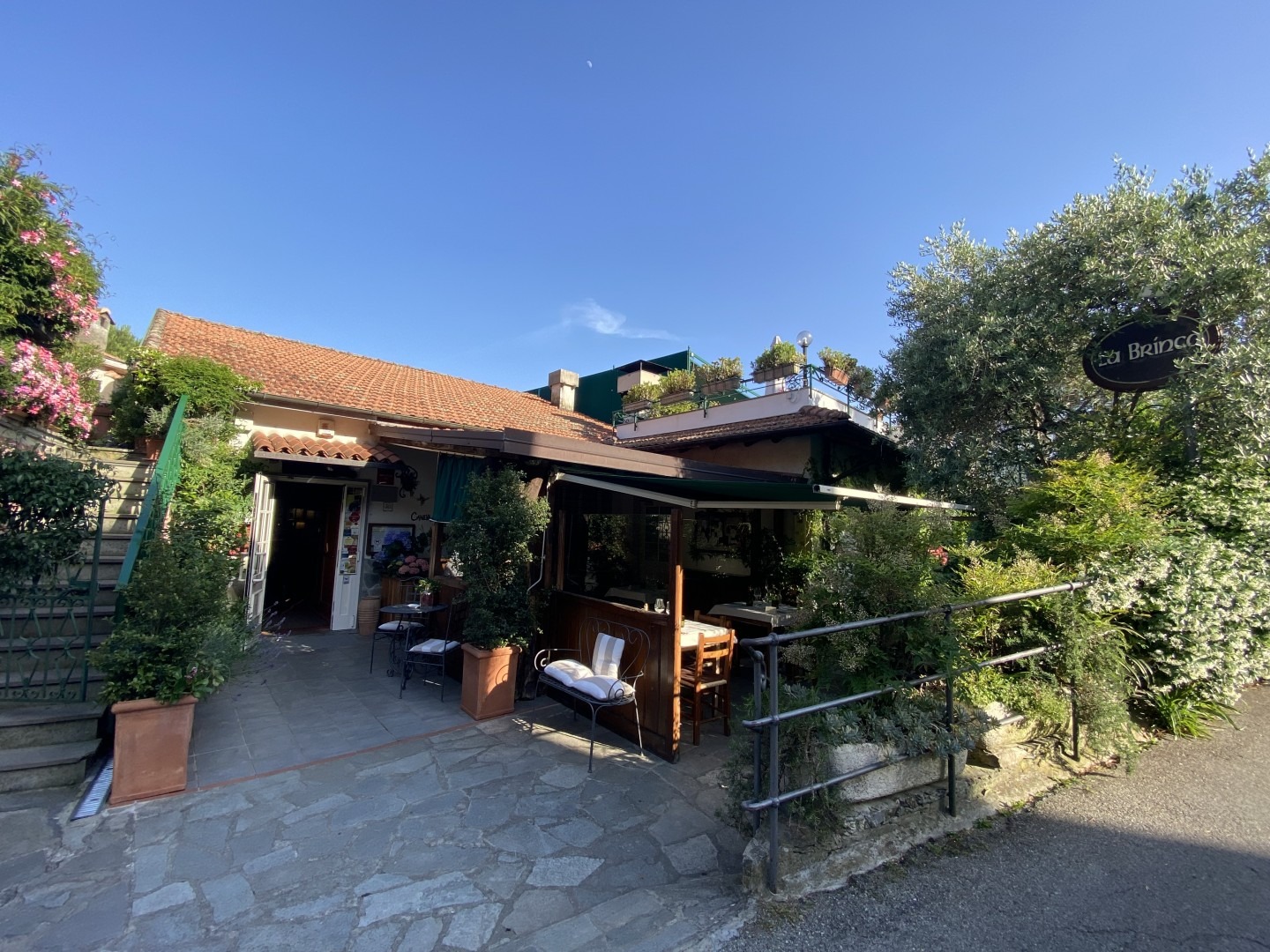 La Brinca exterior