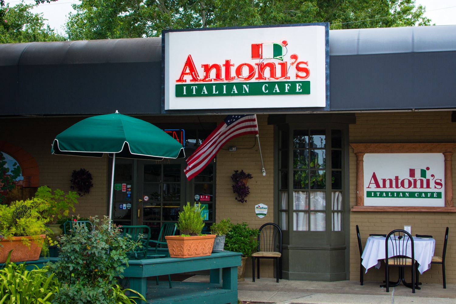 The Antoni's Italian Cafe building in the Oil Center