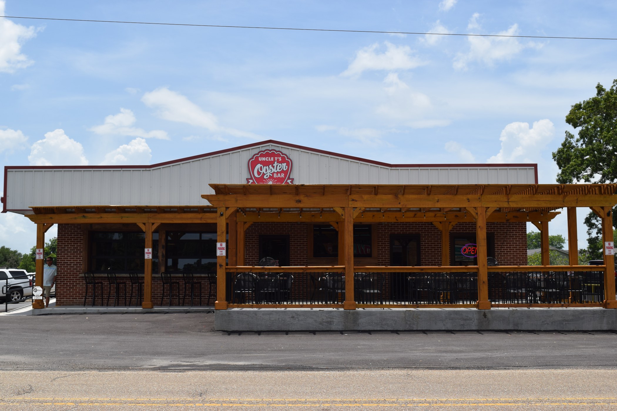 The Uncle T's Oyster Bar building in Scott