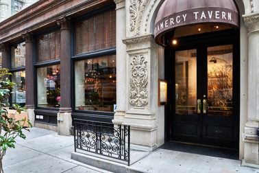 Gramercy Tavern, exterior at 42 East 20th Street