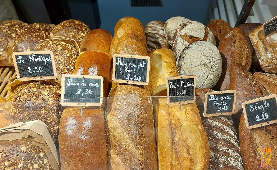 Baguette at Miche de Pain, Paris