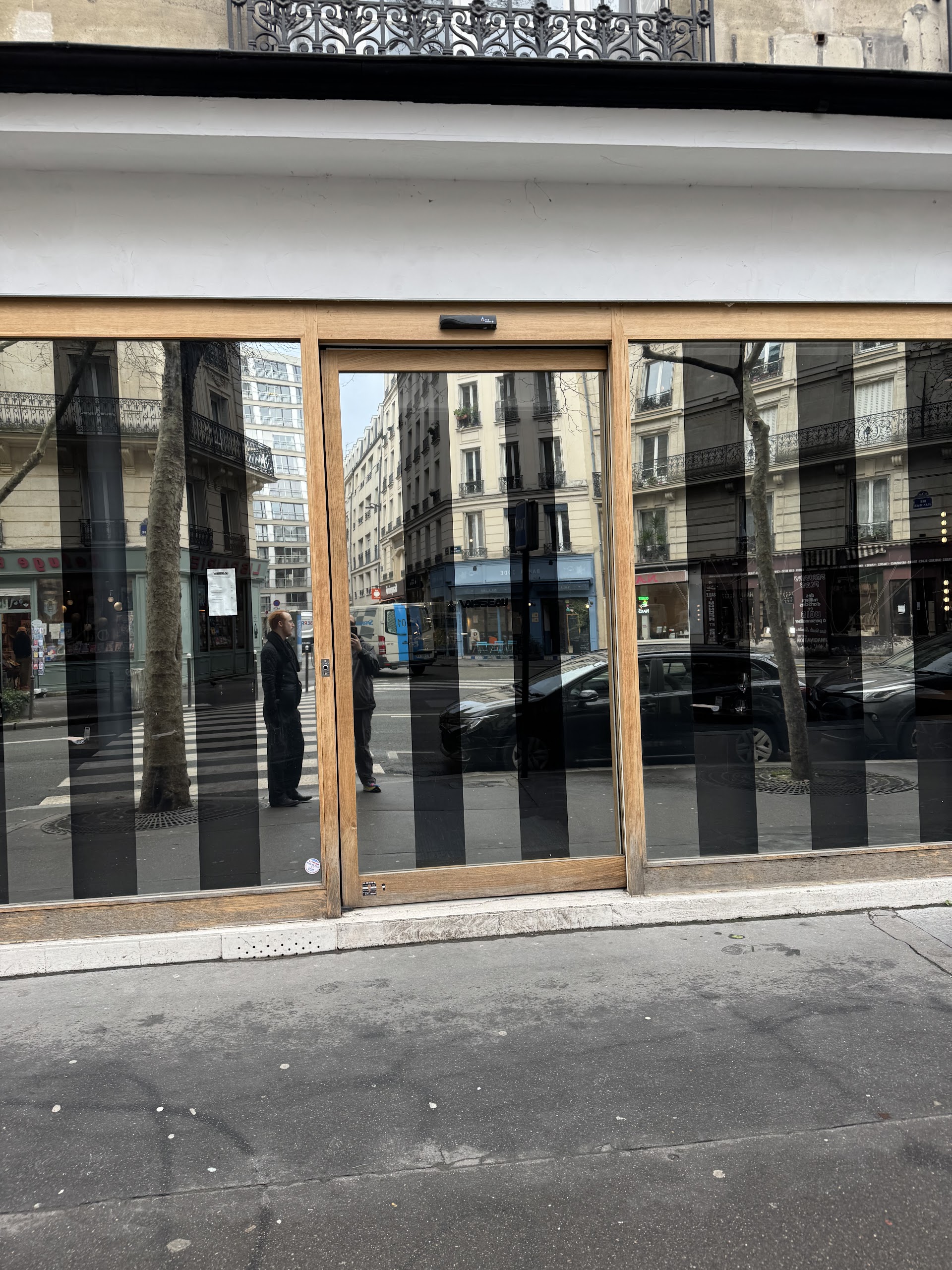 Vaisseau exterior, Paris